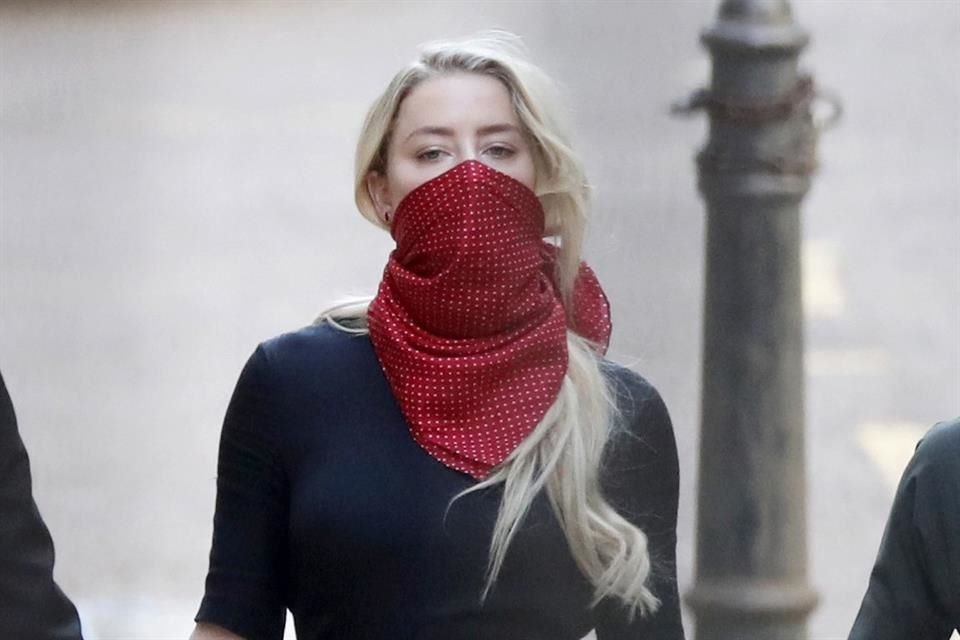 Amber Heard también estuvo presente durante el inicio del juicio.