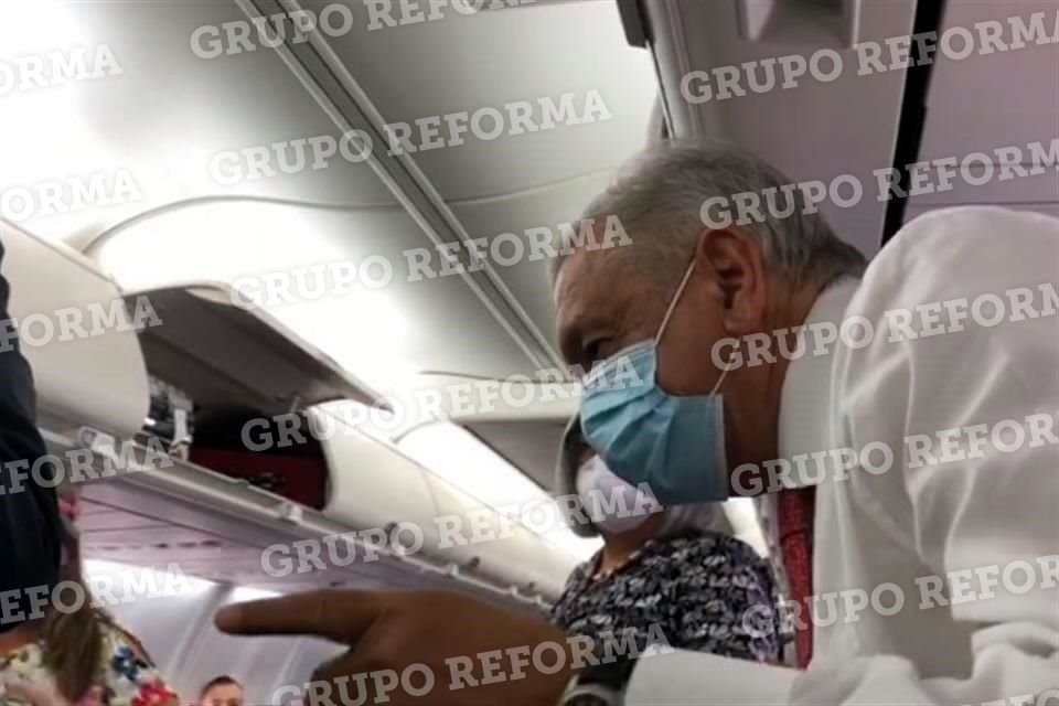 El vuelo en el que viaja el Presidente López Obrador arribó a Atlanta, donde hace escala para luego salir a Washington.