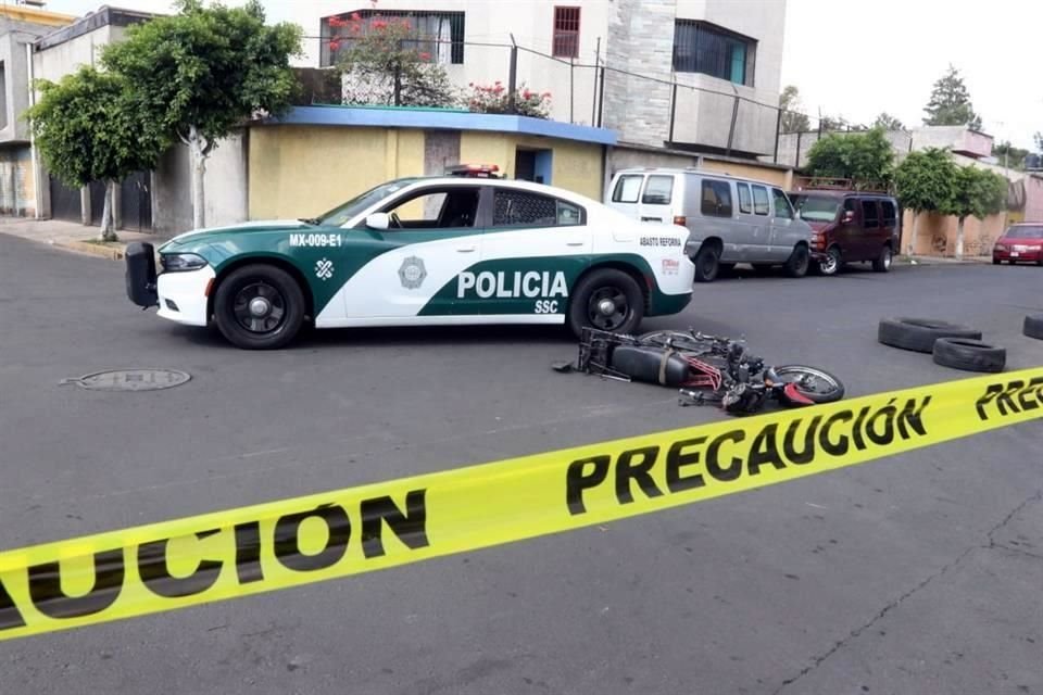 Al llegar al cruce de Batalla de Loma Alta y 15 de junio de 1861, un motociclista perdi la vida tras ser embestido por un auto, en Iztapalapa.