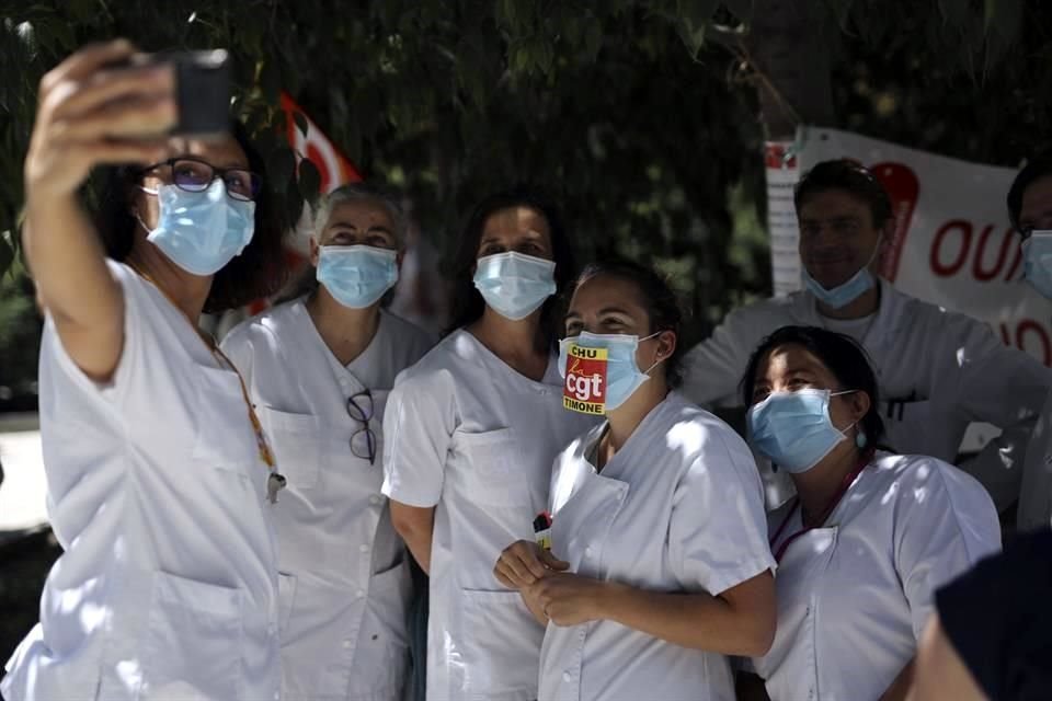 Trabajadoras médicas durante una manifestación en el sur de Francia, en mayo.