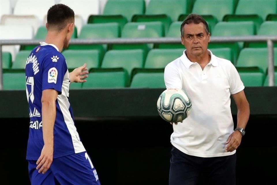 Alexis Trujillo está viviendo sus últimos días como estratega del Real Betis.