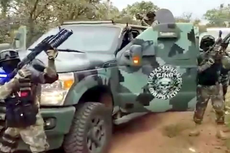 El CJNG utiliza los videos  para mostrar su poderío e incluso lanzar amenazas contra rivales, como 'El Marro', líder del Cártel de Santa Rosa de Lima ya detenido.