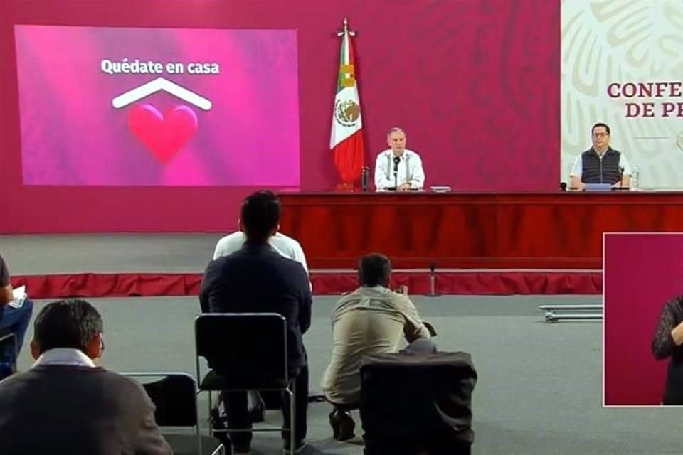 Conferencia en Palacio Nacional.