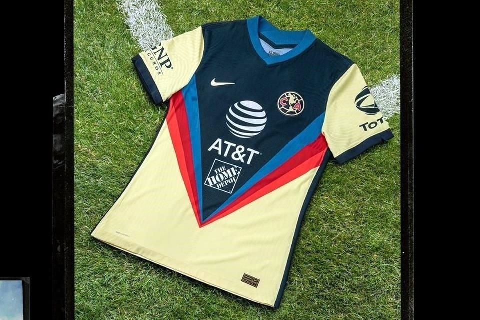 El América presentó su uniforme de local.