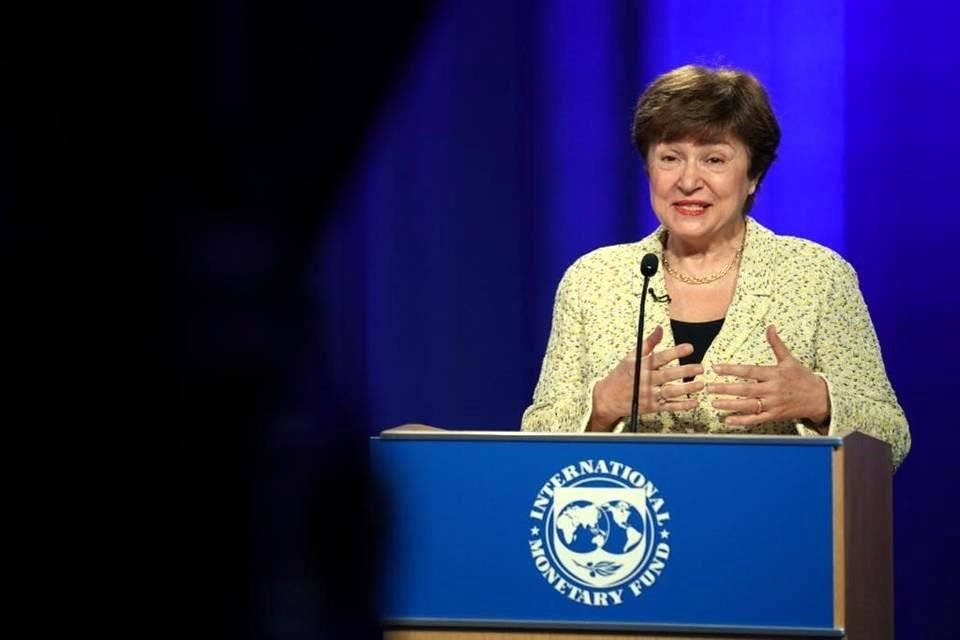 Ya fuera de las 10 primeras posiciones, en el sitio 12, Kristalina Georgieva, actual directora gerente del FMI, fue distinguida por sus enfoques en la crisis climática y la estabilidad financiera.