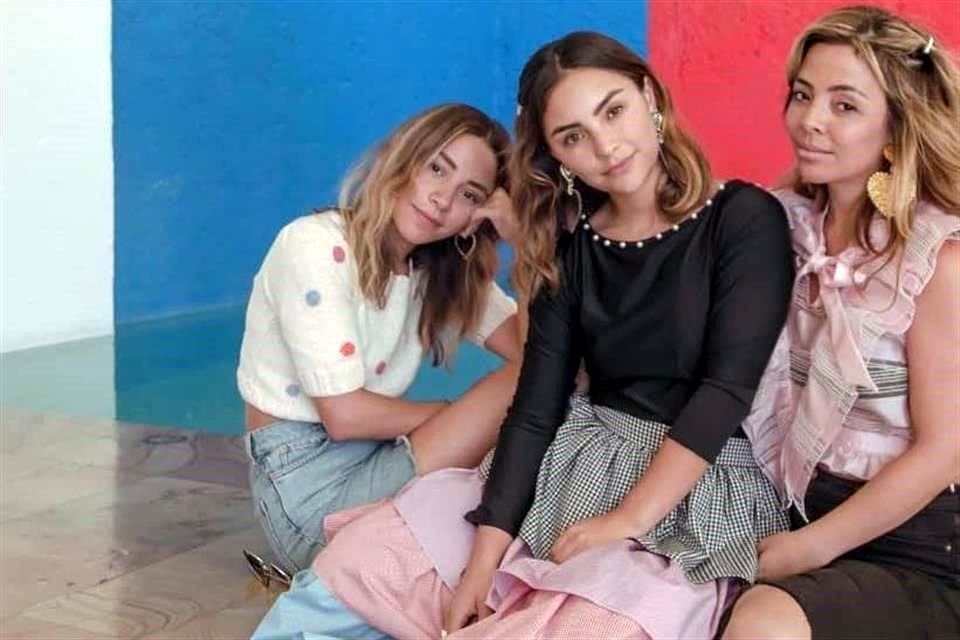 Paola, Daniela y Pamela Wong