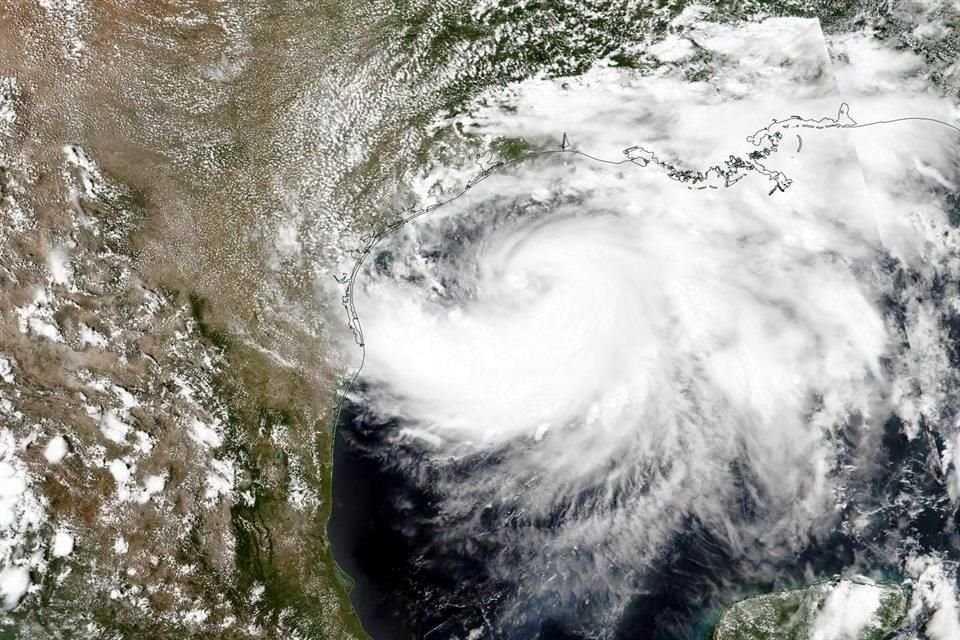 Se prevé que el huracán 'Hanna' toque tierra este sábado en costa de Texas.