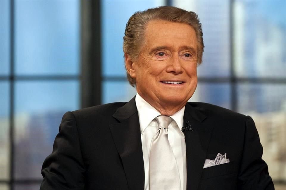 Regis Philbin falleció por causas naturales a los 88 años.