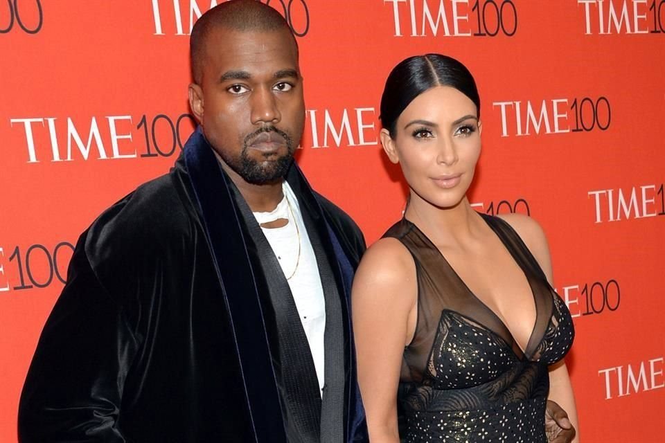 Kanye West pidió disculpas a su esposa, la estrella televisiva Kim Kardashian, por revelar detalles privados