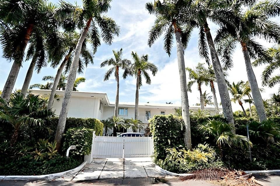 Una de las casas se encuentra en Palm Beach, Florida.