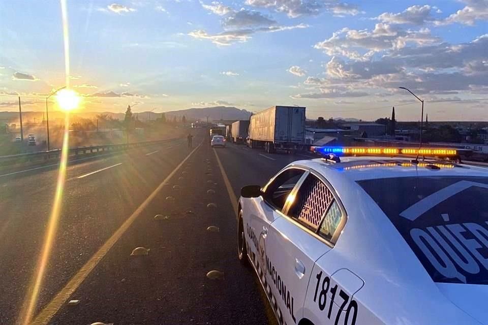 Los agricultores bloquean la carretera federal 45.