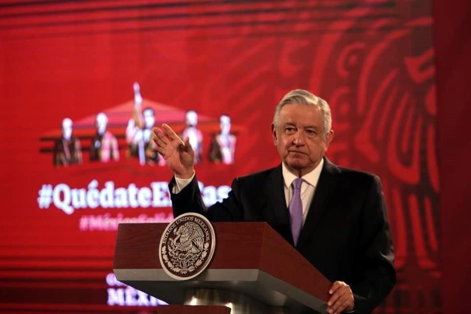 AMLO aseguró que ceremonia de Grito de Independencia se hará con sana distancia y al menos 500 personas en el Zócalo capitalino.