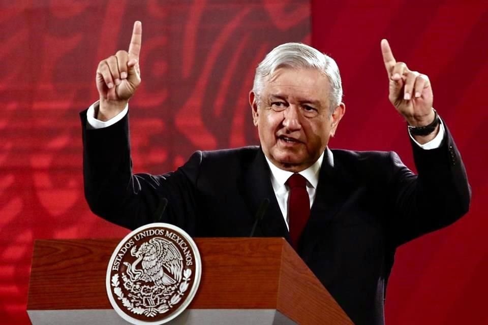 AMLO dijo que que si dueño de AHMSA no devuelve los 200 mdd que se pagaron por sobreprecio de planta 'chatarra', no otorgarán más concesiones.