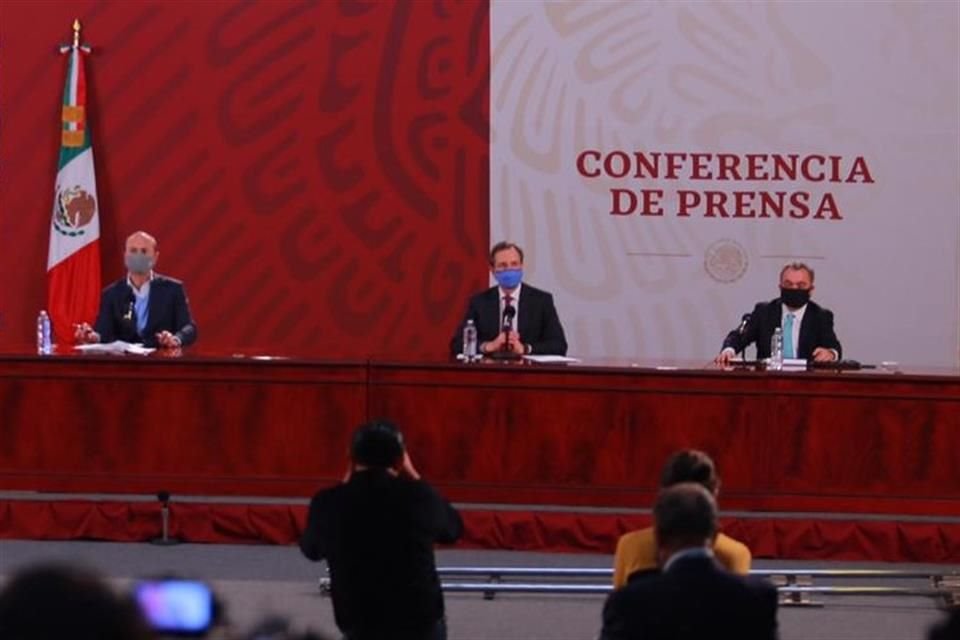 Conferencia de funcionarios de la SEP en Palacio Nacional.