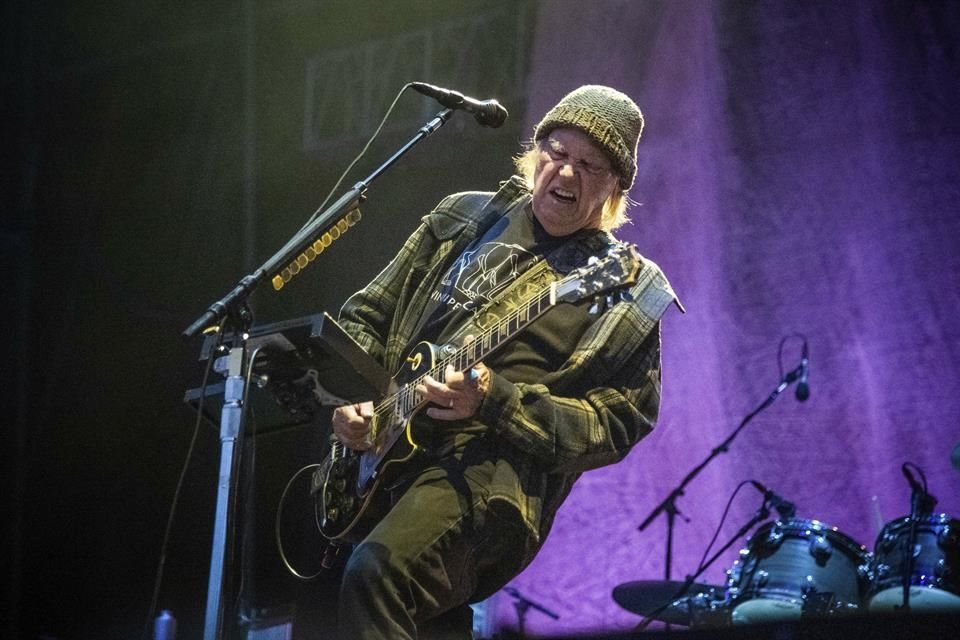 Neil Young indicó en su querella legal que no pretende afectar a los votantes sino hacer constar una infracción contra los derechos de autor de sus canciones.