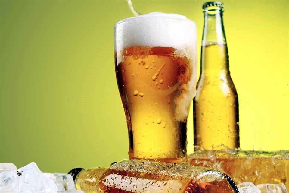 Las cervezas light se apoderan de los estantes del supermercado y los refris de casa. Conoce aquí su historia