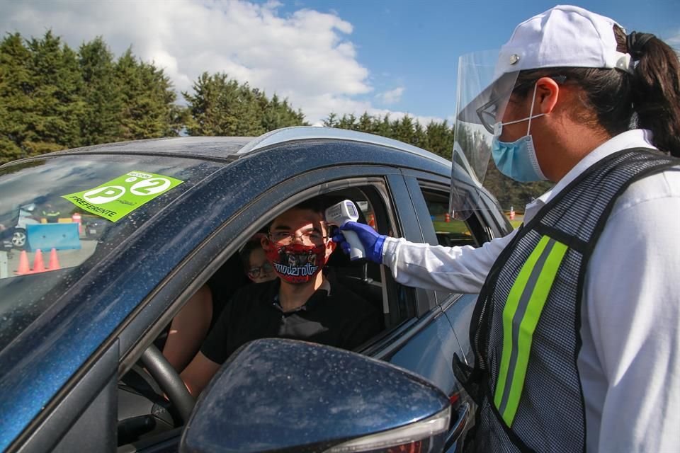 Personal del show tomó la temperatura a cada una de las personas que arribó al lugar.