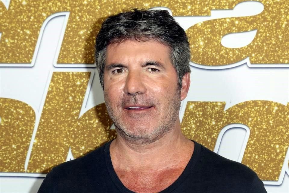 Simon Cowell tuvo un accidente en su casa mientras probaba una bicicleta eléctrica.