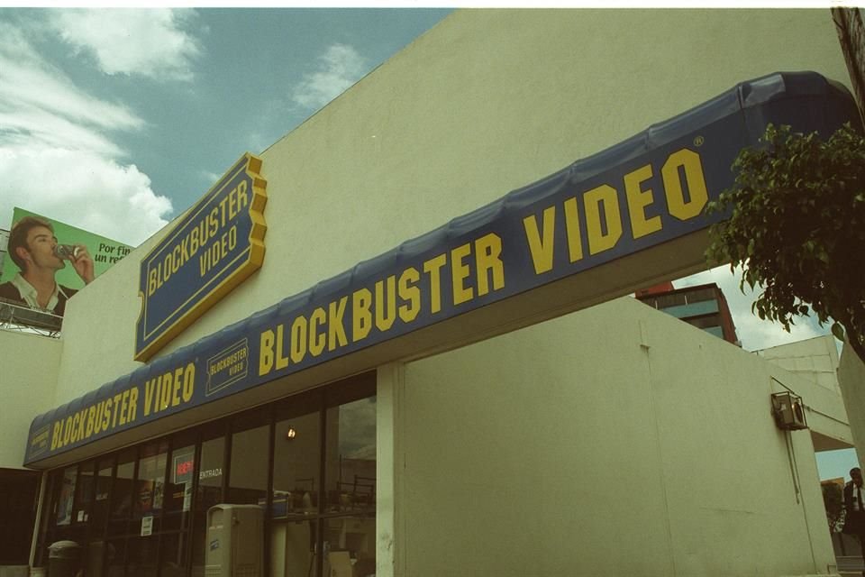 Un académico de la UP cuales fueron los grandes 'pecados' que cometió  Blockbuster al negarse en el año 2000 a ser socio de Netflix.