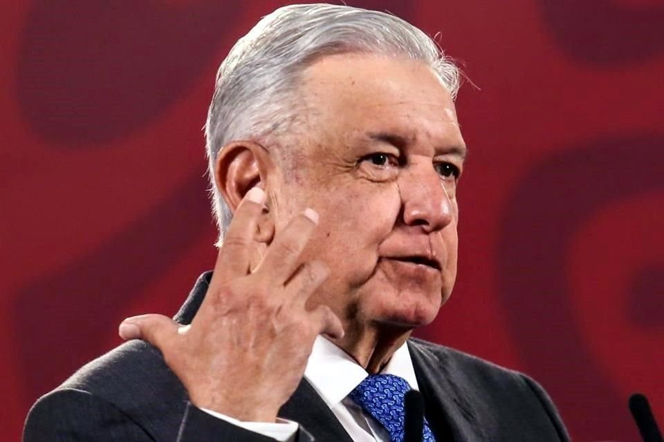 López Obrador afirmó que se denunció el caso ante la FGR porque la instrucción en su Gobierno es denunciar cualquier delito que se detecte.