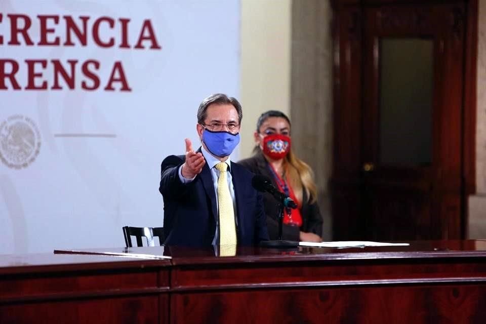 Esteban Moctezuma, titular de la Secretaría de Educación Pública, en conferencia de prensa.