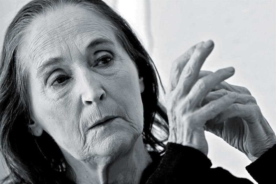 El TCUNAM, fundado por Gloria Contreras, debutó en el ya extinto Teatro Julio Jiménez Rueda, en la Tabacalera, en abril de 1971.