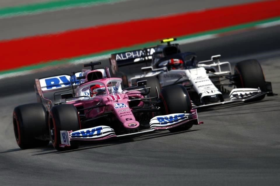 Mercedes lidera tercera práctica; Checo, quinto