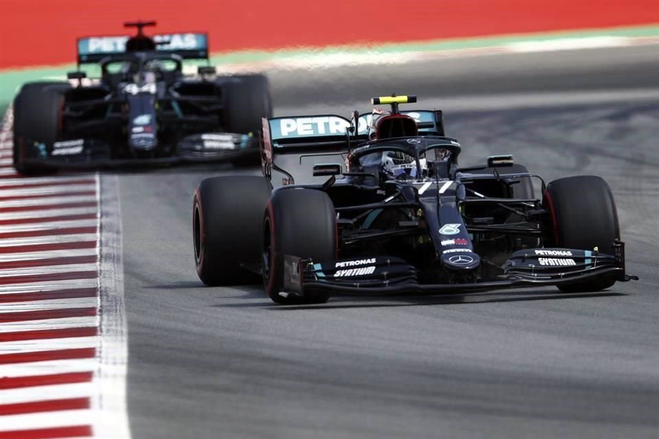 Lewis Hamilton lideró la tercera práctica del Gran Premio de España, seguido de su compañero Valtteri Bottas.