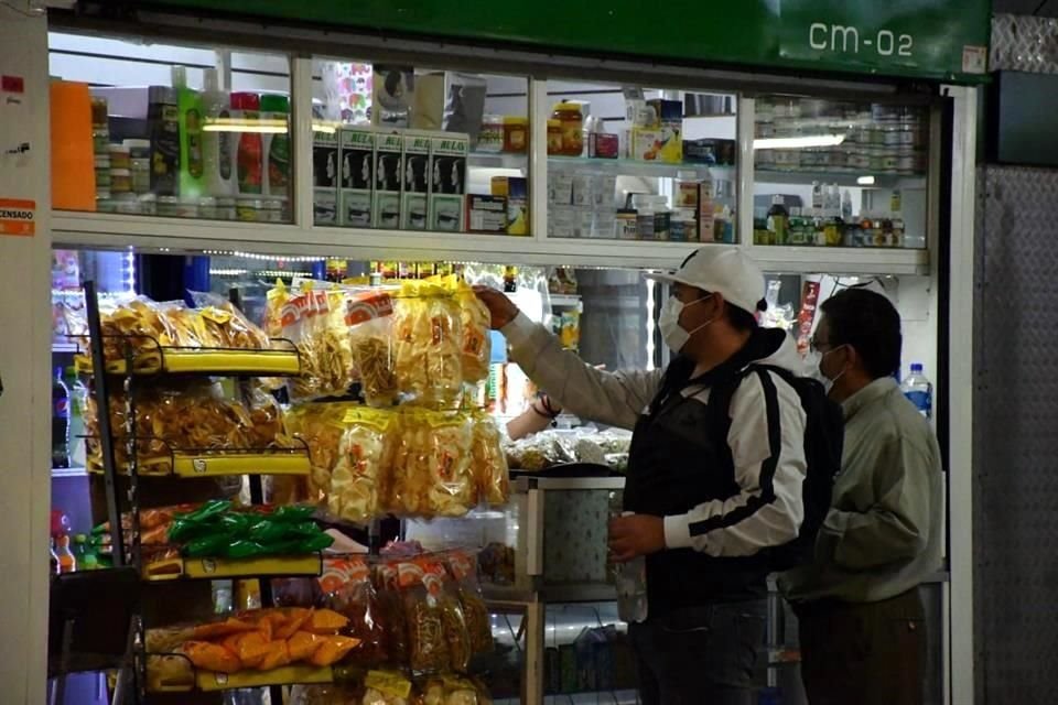 Actualmente, el STC mantiene, de manera directa, mesas de trabajo con comerciantes para la renovación de sus permisos.