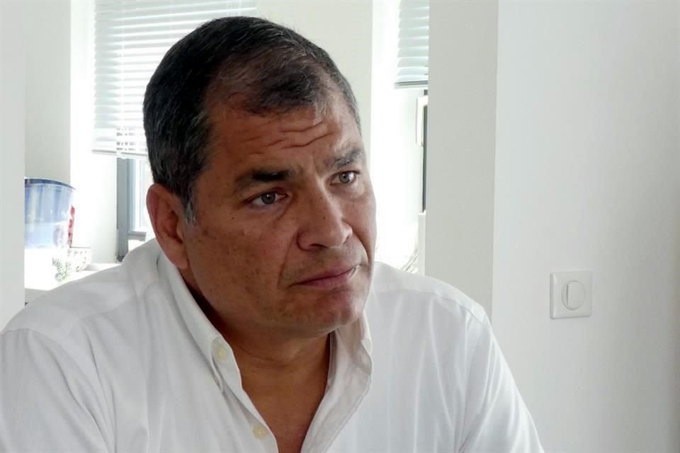 Rafael Correa vive en Bélgica y tiene una condena a 8 años de cárcel.