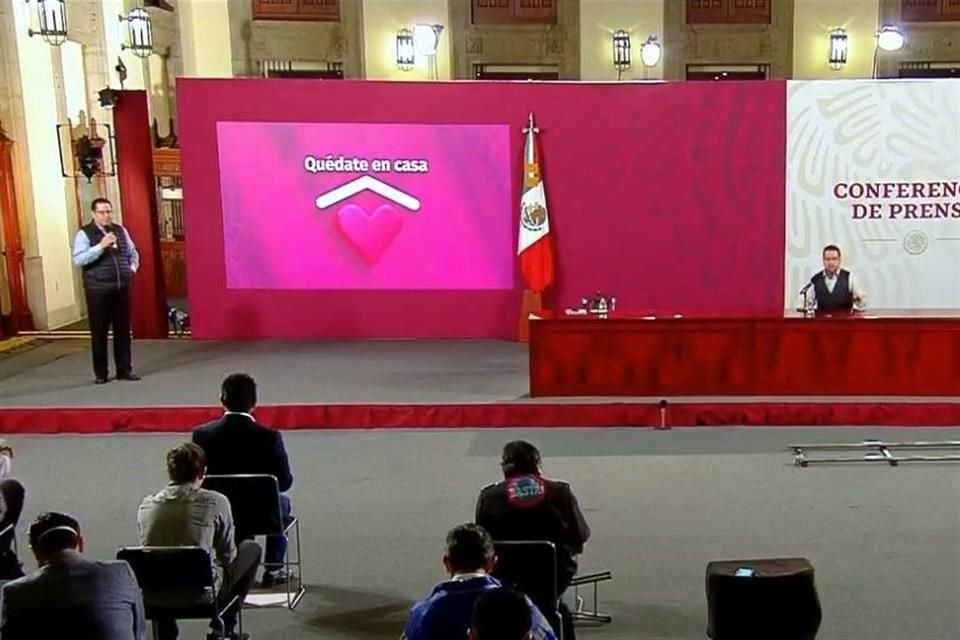 Conferencia en Palacio Nacional.