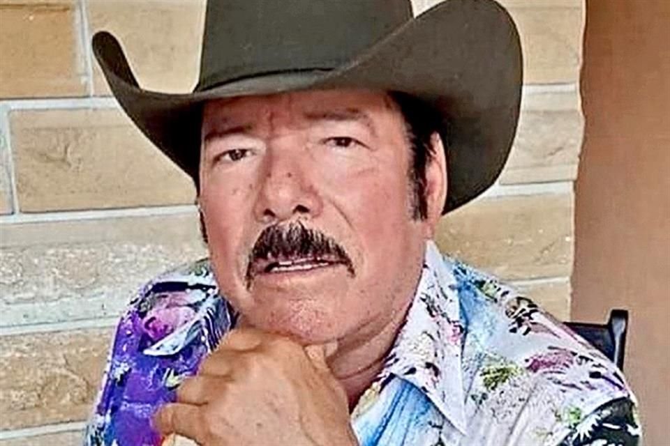 El que fuera vocalista de Los Invasores de Nuevo León recibe atención oportuna por coronavirus.