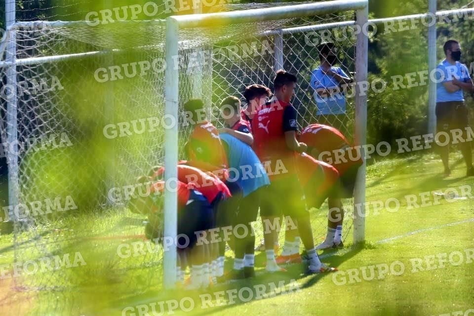 El equipo albiazul tuvo una amena práctica este jueves en El Barrial.