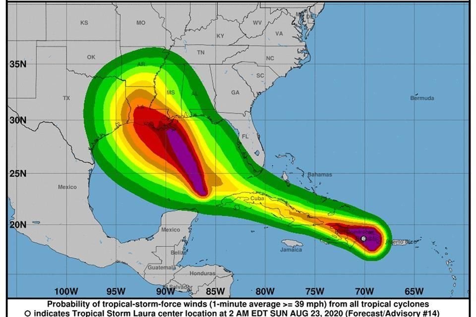 Las suspensiones de producción petrolera en el Golfo de México se están acercando al nivel del huracán Katrina de 2005 y las refinerías costeras aceleraban la reducción de su procesamiento el martes antes de la llegada de otro gran ciclón a la costa de Texas y Luisiana.