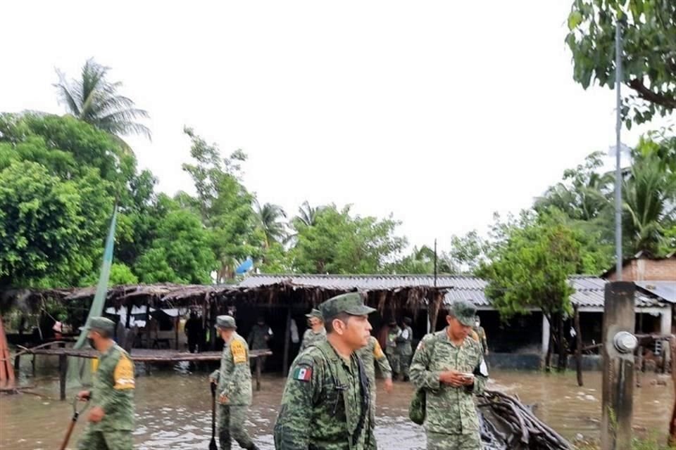 Otras entidades como Chiapas y Oaxaca están siendo afectadas con lluvias por el paso de la onda tropical 31.