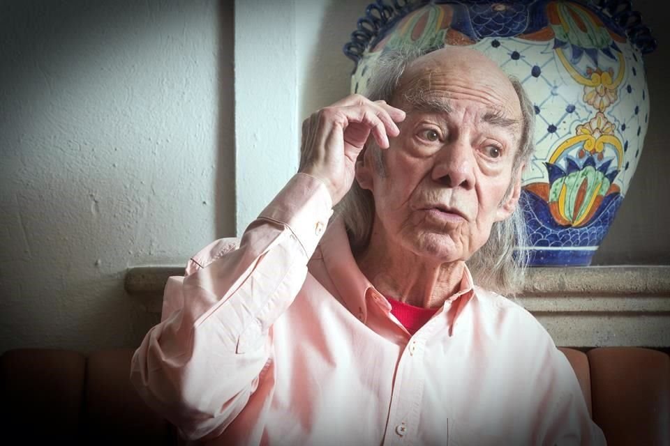 Manuel 'El Loco' Valdés fue sancionado por realizar un chiste sobre Benito Juárez.