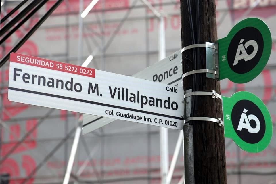REFORMA publicó que las alcaldías Álvaro Obregón, Benito Juárez y Coyoacán derrocharon millones de pesos para actualizar la nomenclatura de sus calles.