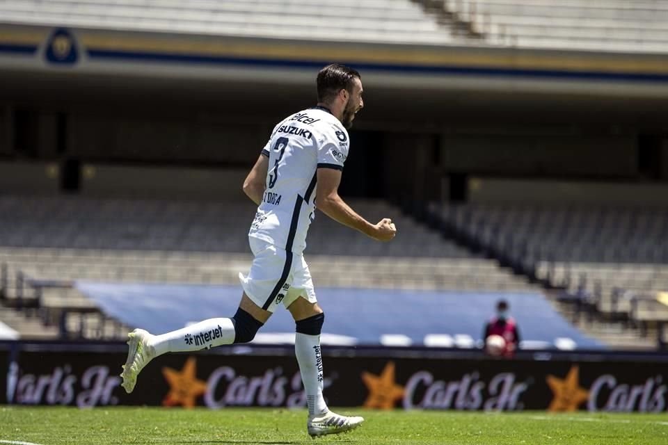 Manuel Mayorga se encontró con un balón en tres cuartos de cancha y se fue por la bnada, cuando enfrentó a Orozco lo venció por abajo para poner el 2-0.