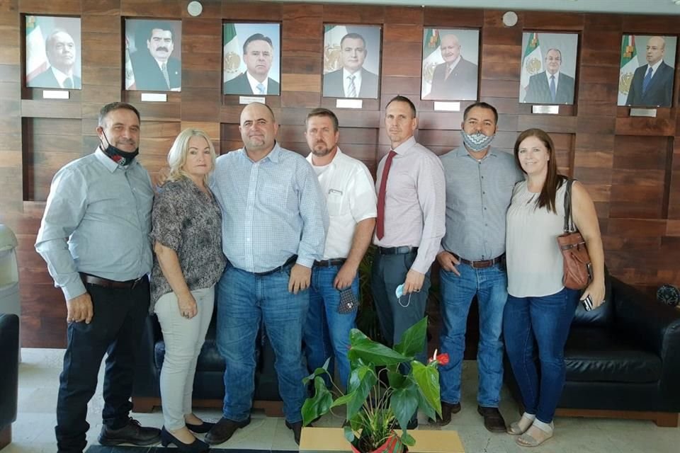 Integrantes de la familia LeBarón se reunieron con el Secretario Alfonso Durazo.