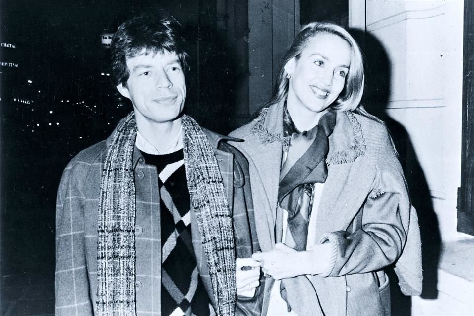 Con Jerry Hall no sólo tuvo su relación más longeva (de 1977 a 1999), sino que tuvo más hijos: cuatro.