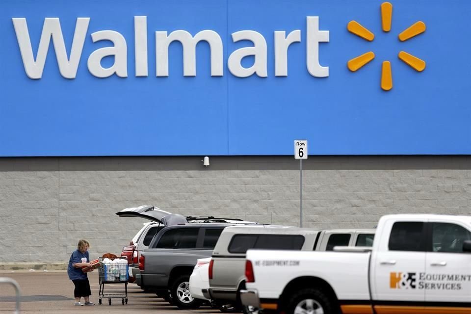 Según eMarketer, Walmart tiene el 6 por ciento del mercado de ventas por internet, comparado con el 38 por ciento de Amazon.