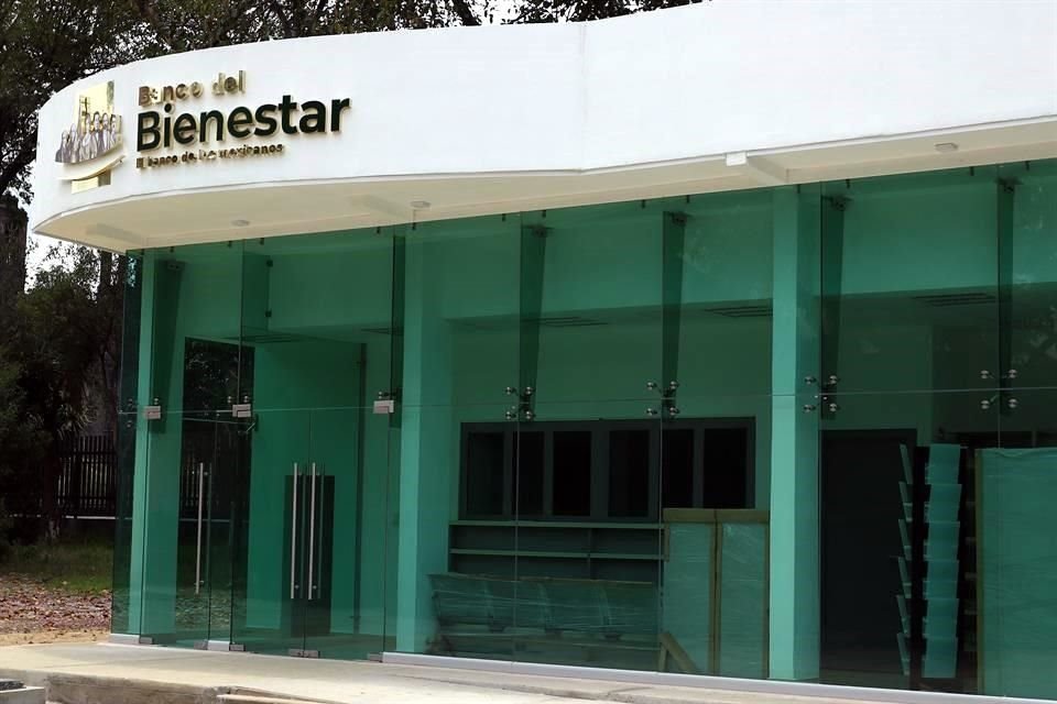 Aspecto de las obras de construcción de un Banco del Bienestar, ubicado junto al Teatro Isabela Corona, en la colonia Nonoalco Tlatelolco, en la Alcaldía Cuauhtémoc.