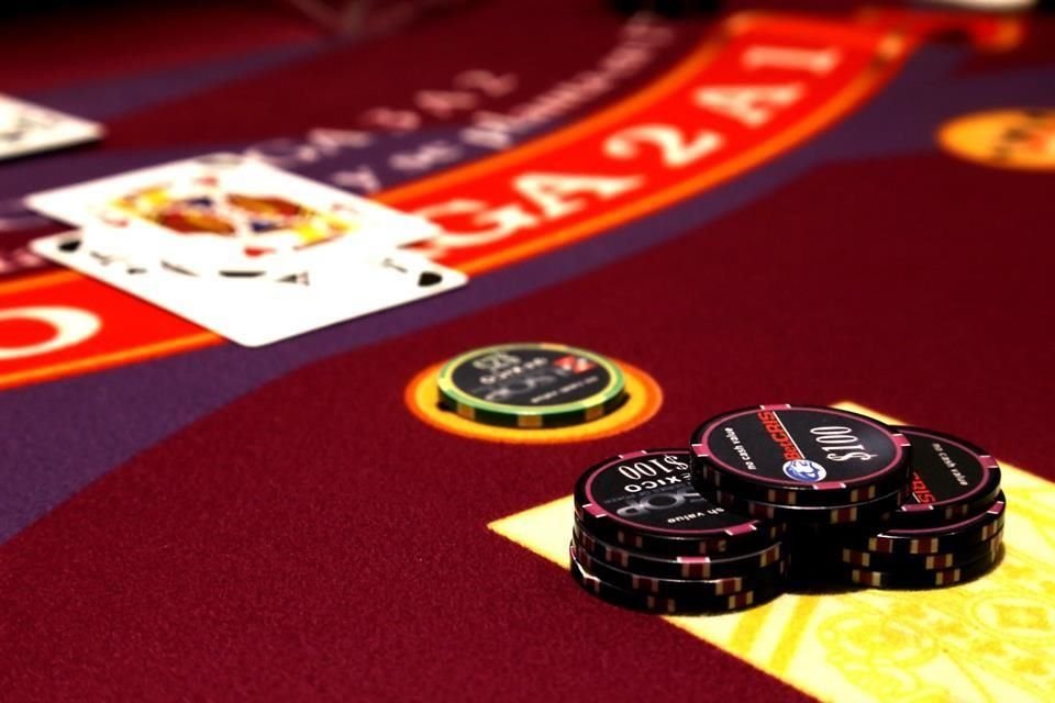 La lista oficial de permisionarios para operar casinos legalmente en el Pas pas de 43 a 45 con estas licencias.