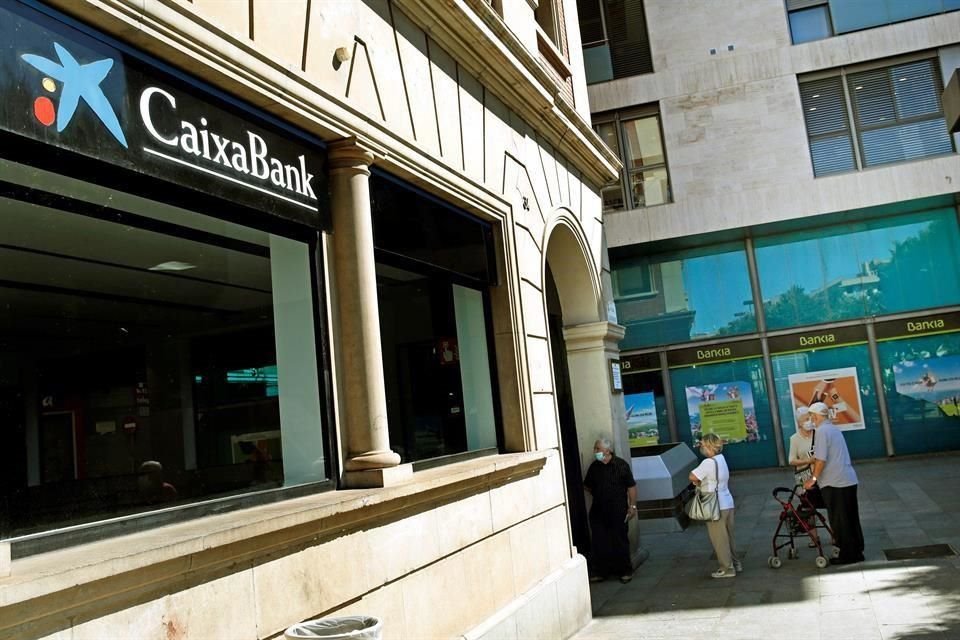 BBVA, Sabadell y Caixabank siguen tratando de sobreponerse a las consecuencias económicas de la pandemia de Covid-19.