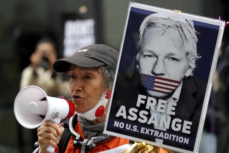 El fundador de WikiLeaks enfrenta una audiencia de extradición en Londres, a pedido de EU, que lo busca por espionaje.