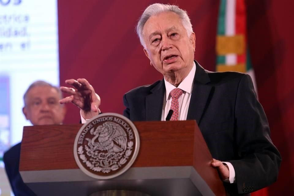 AMLO recordó el llamado 'fraude patriótico' en Chihuahua durante su conferencia.