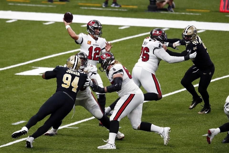 Tom Brady no la pasó bien en su debut con Tampa Bay.