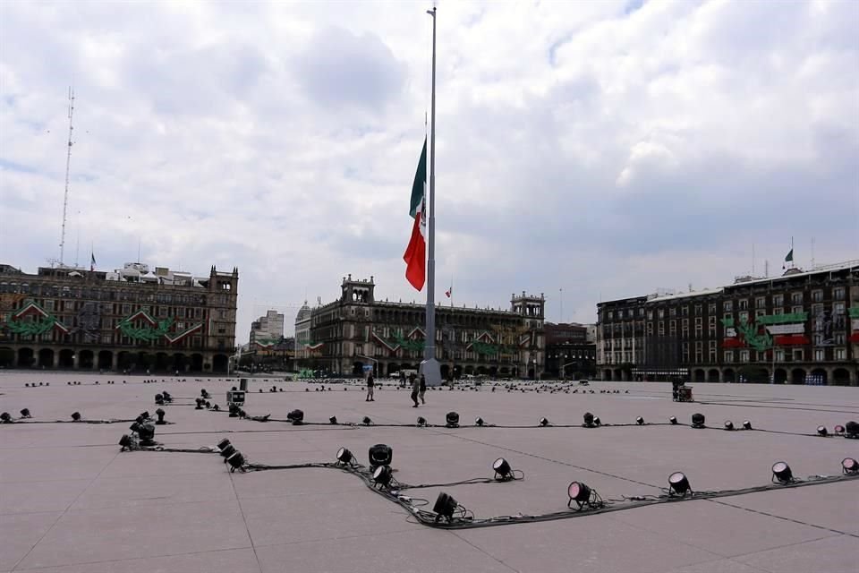 Gobierno de la CDMX ordenó el cierre de todos los establecimientos alrededor del Zócalo.