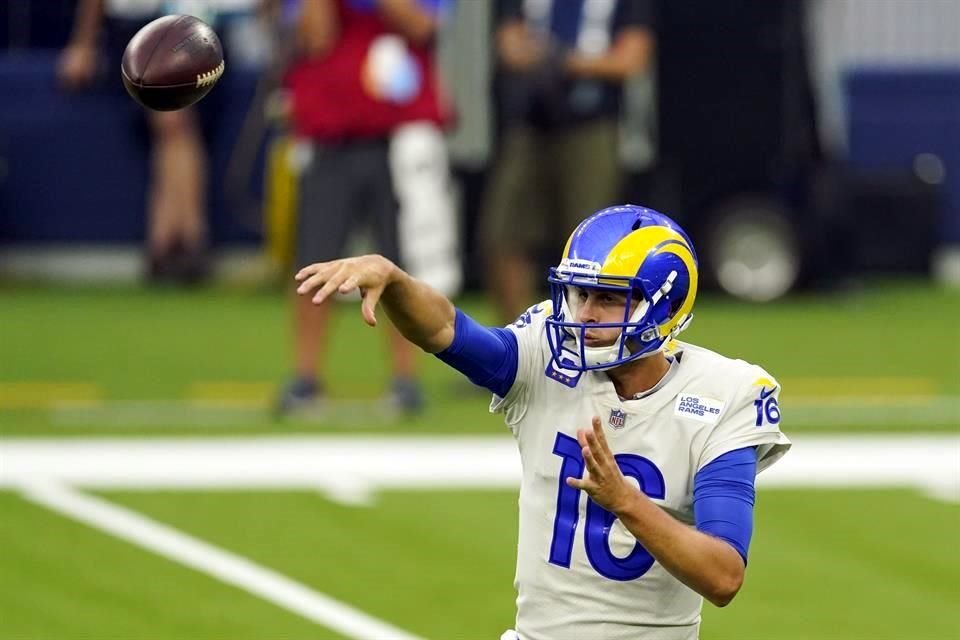 Jared Goff superó las 270 yardas y sufrió una intercepción.