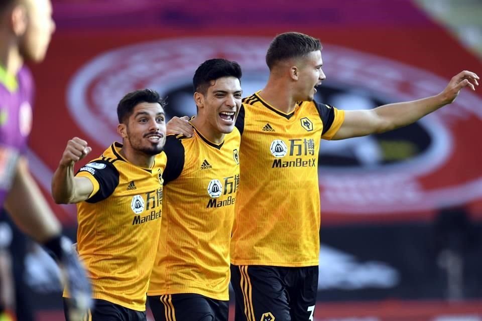 Raúl Jiménez marcó su gol 45 con el Wolverhampton.